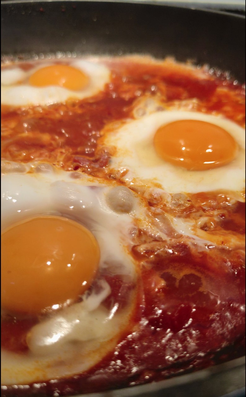 Shakshuka, Huevos Escalfados En Pisto Especiado - Poesía De Fogón