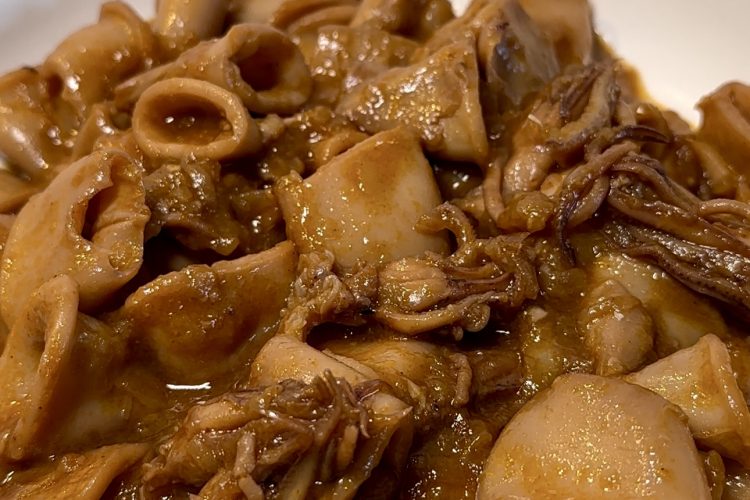 Calamares encebollados receta tradicional