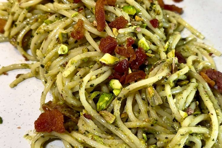 pasta al pesto de pistacho